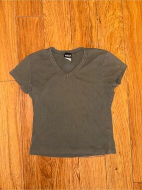 Vintage Y2K v neck baby tee
